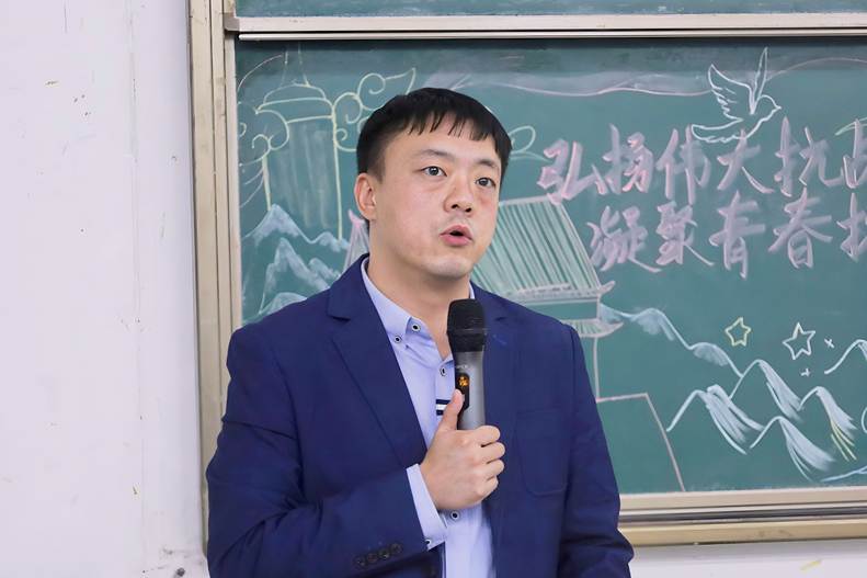 00C867EDAB33E0956C360D764D4C4B7D